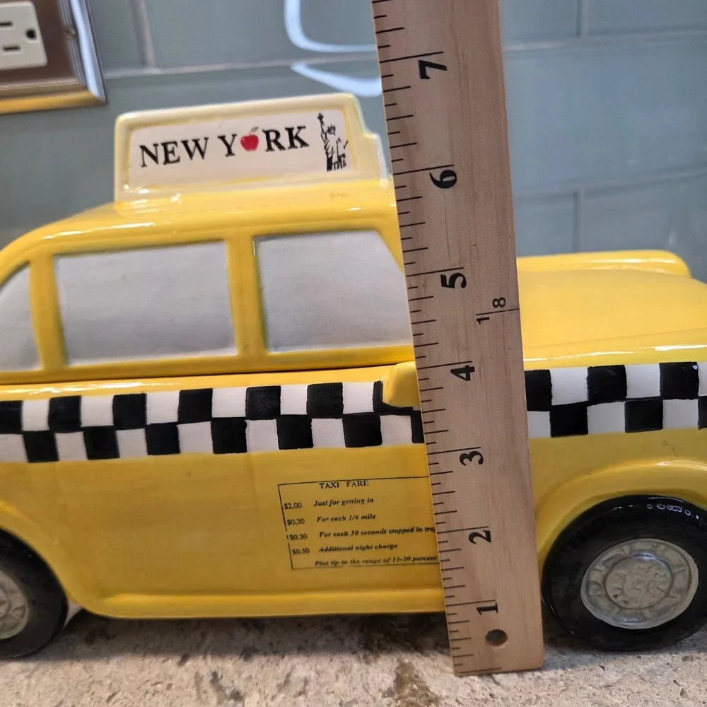 Studio Nova New York City Taxi Cab Ceramic Cookie Jar KT546 Yellow NYC Decor